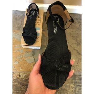 Toms Correa Sandal | | Make me an offer (: